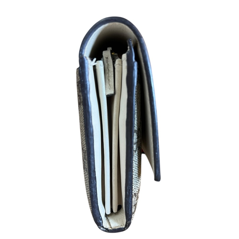 Gucci GG Supreme Continental Wallet in white, tan and red & green bow - Picture 4 of 11